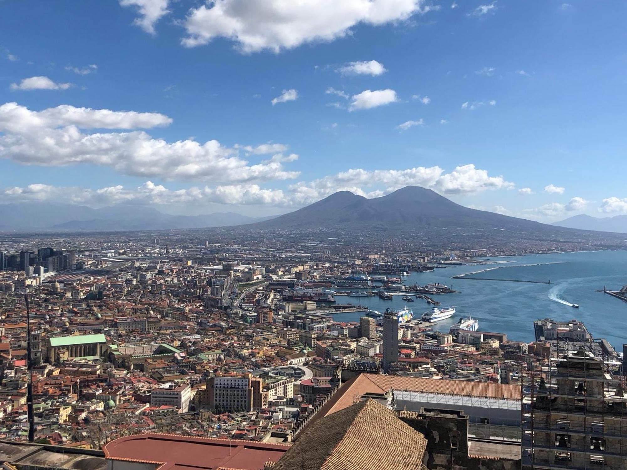 Toledostop Неаполь Экстерьер фото View of the city of Naples