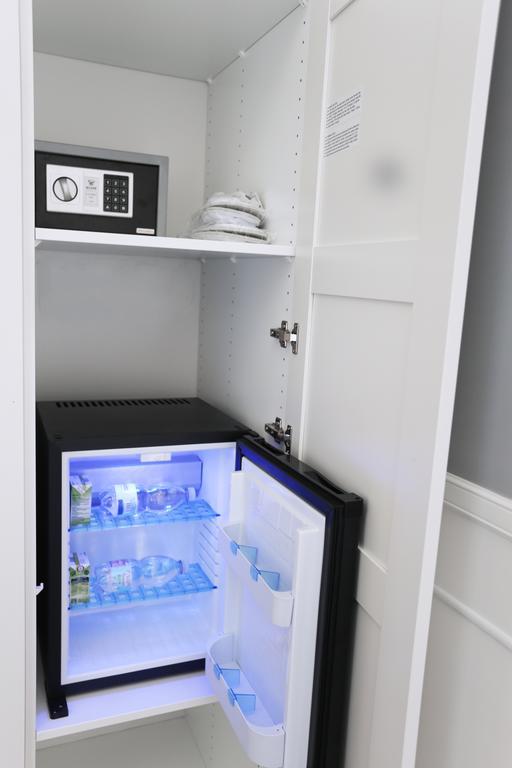Toledostop Неаполь Экстерьер фото A mini-refrigerator