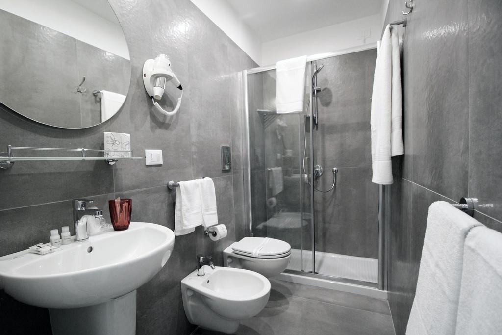 Toledostop Неаполь Экстерьер фото A modern bathroom