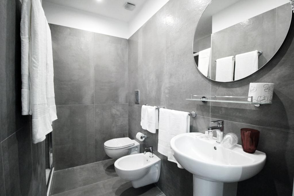Toledostop Неаполь Экстерьер фото Bathroom
