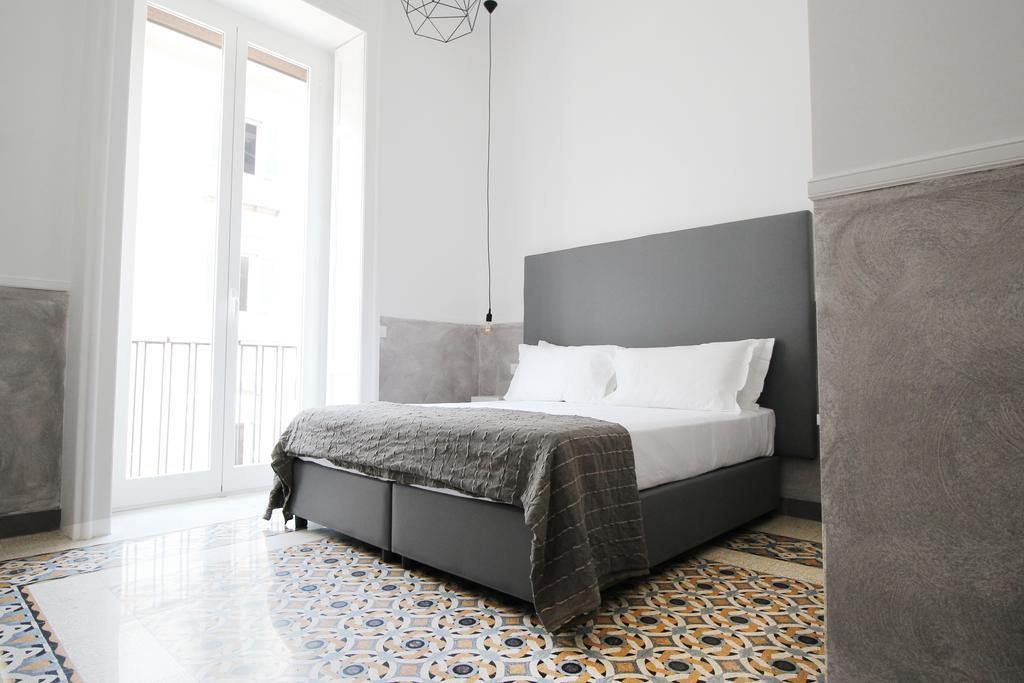 Toledostop Неаполь Экстерьер фото A bedroom